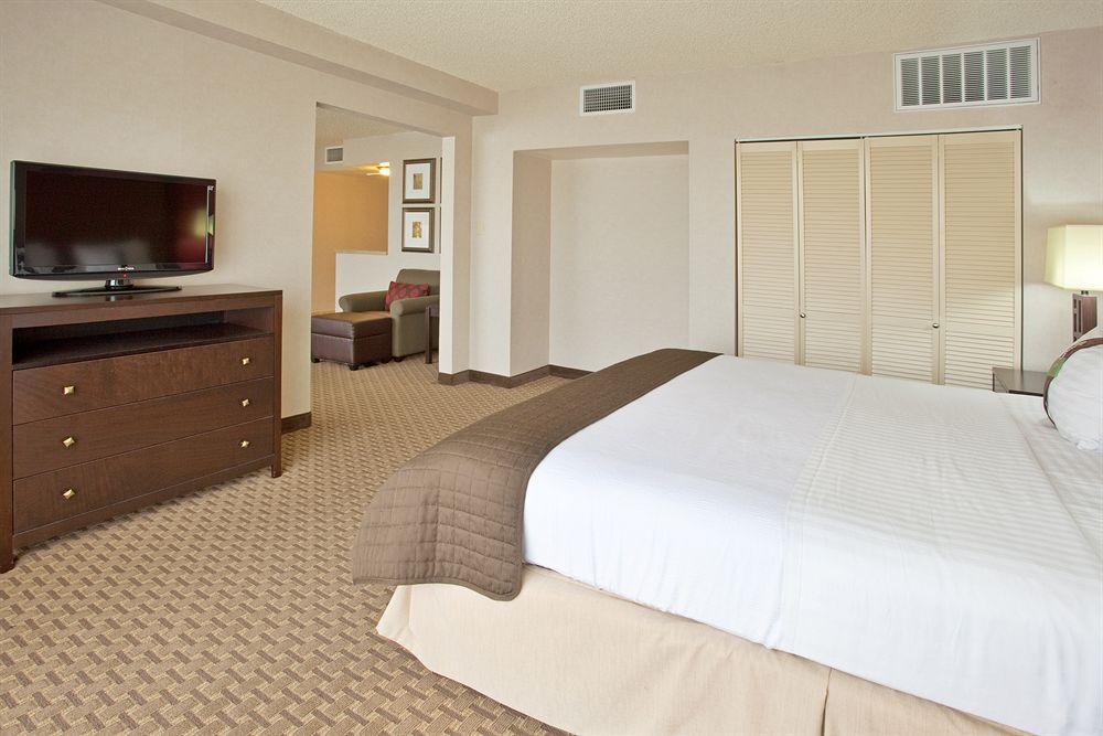 Holiday Inn Express & Suites Phoenix - Midtown, An Ihg Hotel Room photo