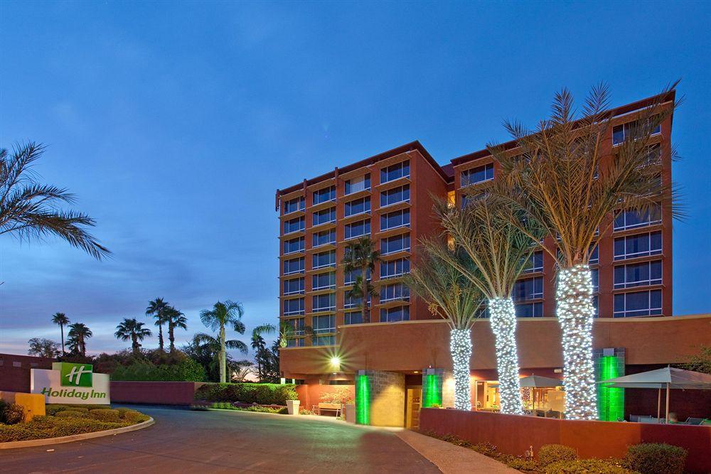 Holiday Inn Express & Suites Phoenix - Midtown, An Ihg Hotel Exterior photo