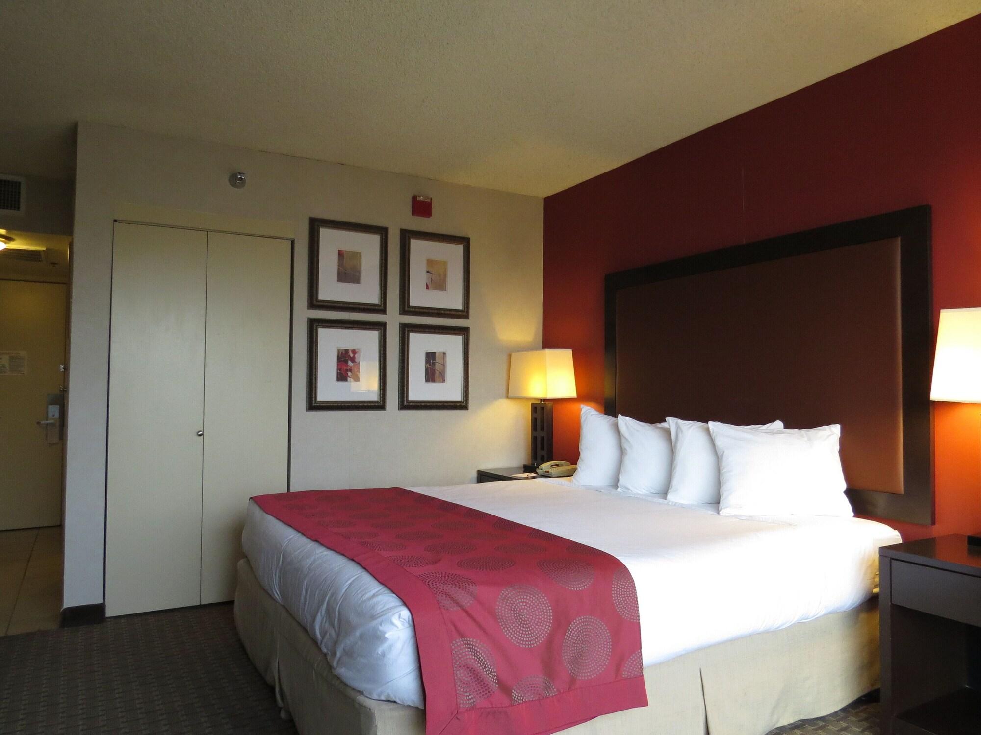 Holiday Inn Express & Suites Phoenix - Midtown, An Ihg Hotel Exterior photo