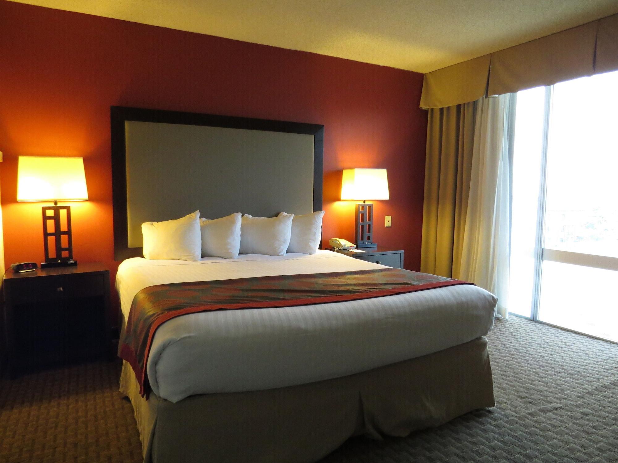 Holiday Inn Express & Suites Phoenix - Midtown, An Ihg Hotel Exterior photo