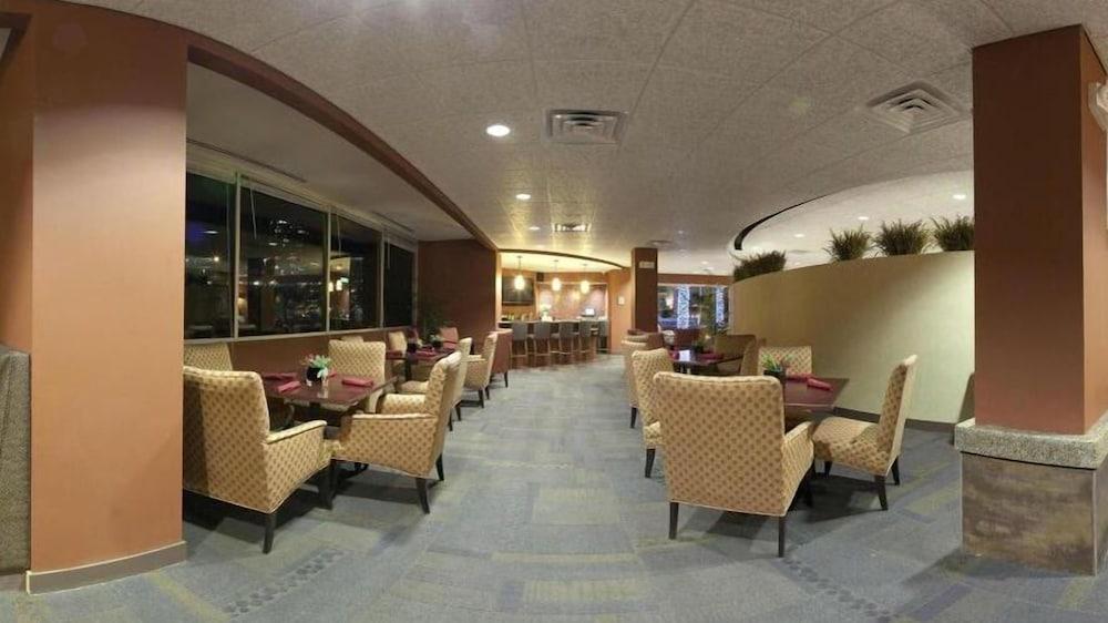 Holiday Inn Express & Suites Phoenix - Midtown, An Ihg Hotel Exterior photo